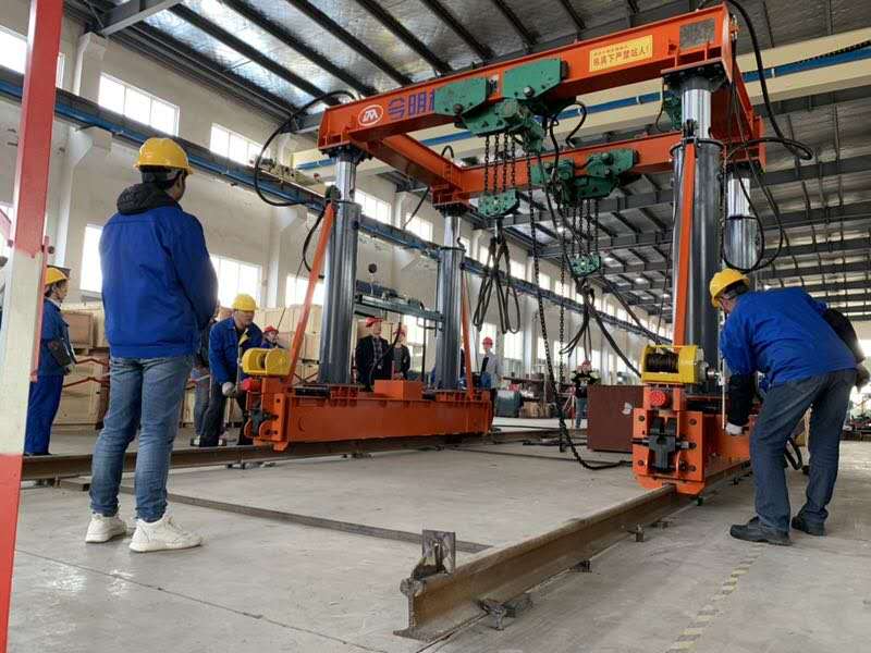 南京今明機(jī)械工程有限公司自主研發(fā)國(guó)內(nèi)首臺(tái)20噸氣動(dòng)起重機(jī)成功驗(yàn)收！